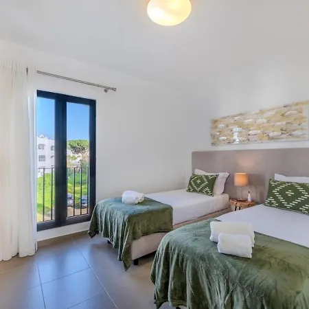 Portucale ! Vilamoura Design Pool & Terrace